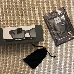 NIB Bose Frames Alto + 2 Charging Cables